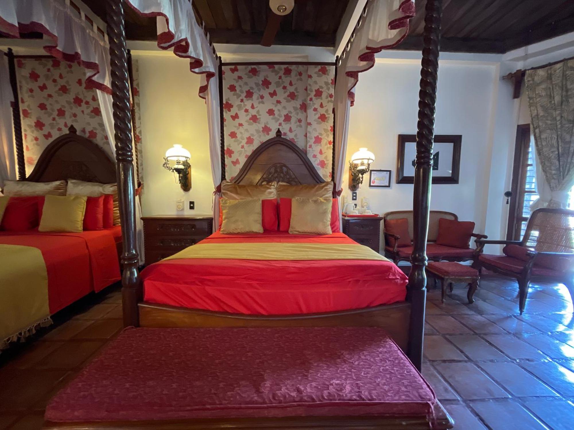 Tropicana Castle Dive Resort Powered By Cocotel Puerto Galera Zimmer foto